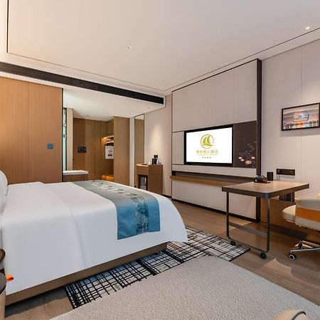 Liang Fan Holiday Inn Гуанчжоу Екстер'єр фото