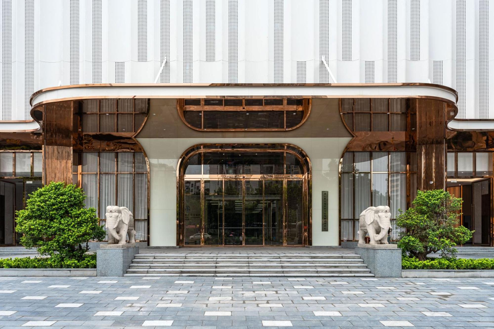Liang Fan Holiday Inn Гуанчжоу Екстер'єр фото