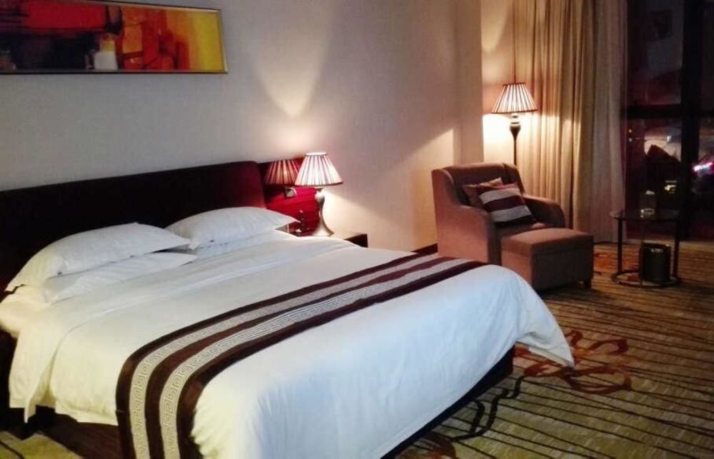 Liang Fan Holiday Inn Гуанчжоу Екстер'єр фото