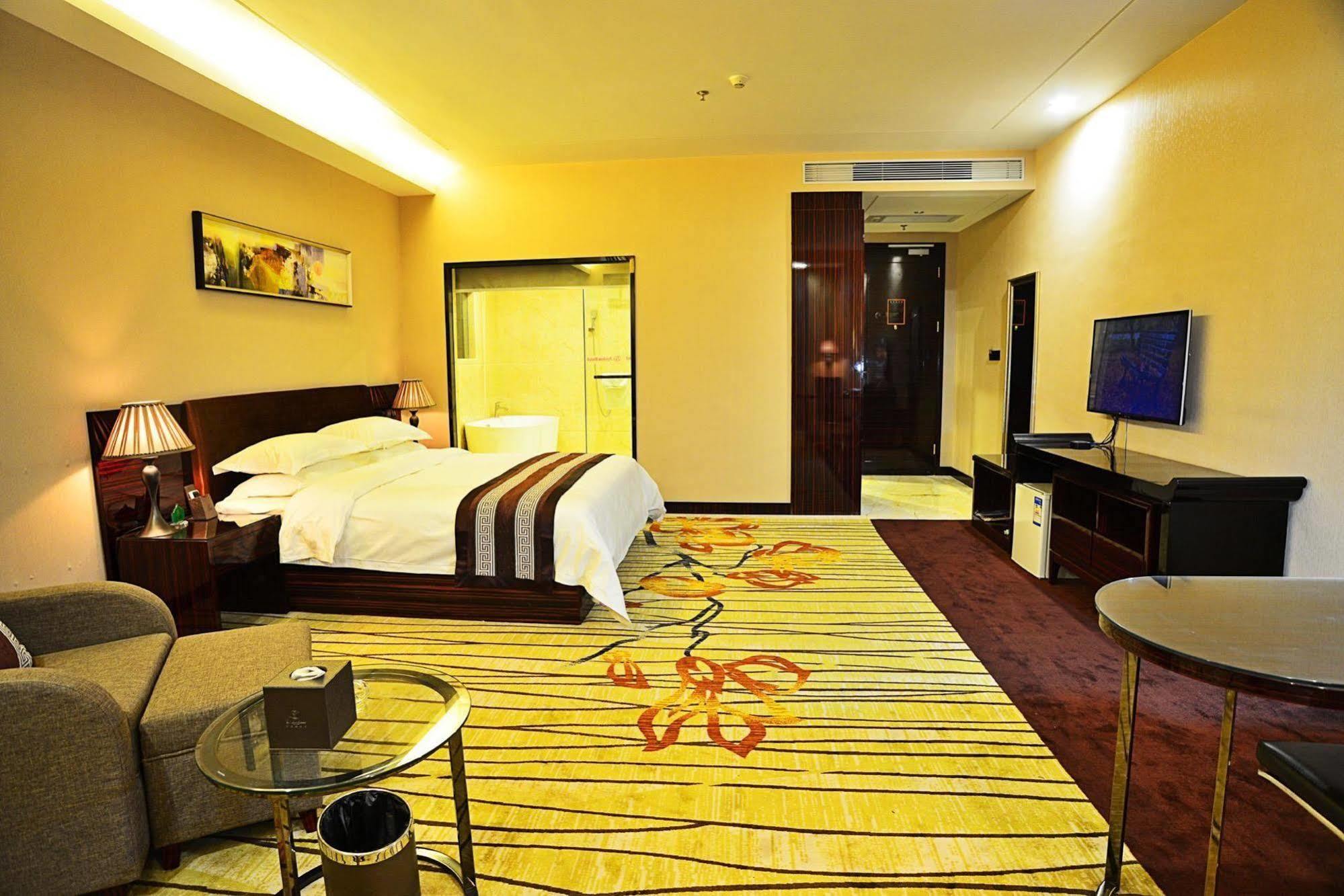 Liang Fan Holiday Inn Гуанчжоу Екстер'єр фото